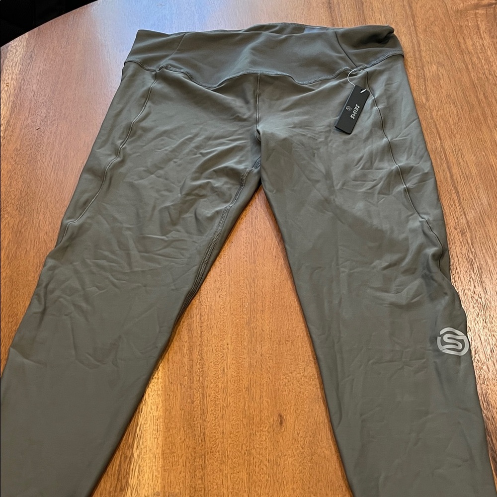 SKIMS performance gunmetal Leggings